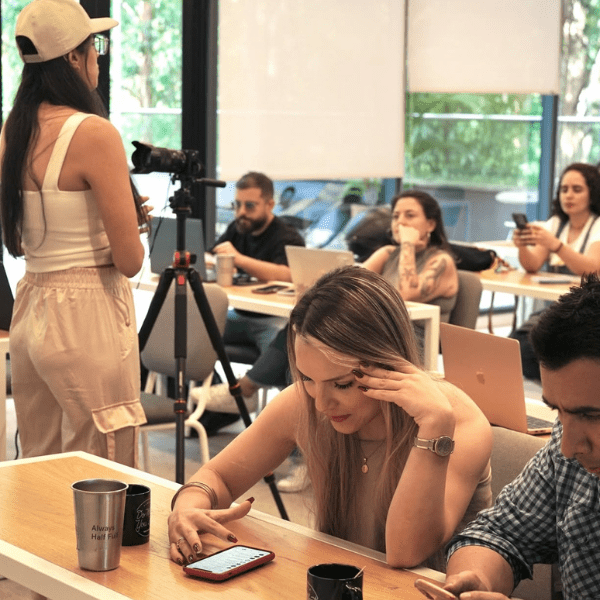 Nosotros cuwo creativo